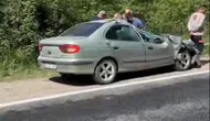 Yamaçtan kopan kaya parçaları otomobili ezdi: 2 çocuk 5 yaralı var!