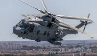 İngiltere'de askeri eğitim uçuşunda helikopter kazası 3 asker hayatını kaybetti