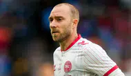 Danimarka-Ukrayna maçında Eriksen şoku: Yıldız oyuncu saha içinde yere yığıldı