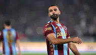 Başakşehir'i konuk eden bordo-mavililer, Mısırlı yıldızının iki golüyle kazandı