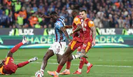 Süper Lig'de dev derbi heyecanı: Papara Park'ta zorlu randevu, 11'ler belli oldu