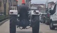Bolu trafiğinde akıllara durgunluk veren anlar: Direksiyon başında duba sürprizi