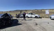 Burdur'daki kavşakta can pazarı: Üç aracın karıştığı zincirleme kazada acı bilanço