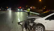 Düzce'de korkutan kaza: Bariyerlere çarpan otomobilin sürücüsü yaralandı