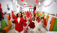 Miniklerden Cumhuriyet'e görkemli selam: Yunusemre'de bayram coşkusu zirveye taşındı