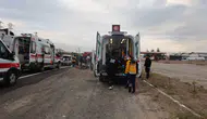 Nevşehir kara yolunda dehşet anları: İki otomobil hurdaya döndü