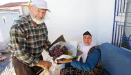 Aksaray'da yarım asrı deviren aşkın sırrı: Çiçek yerine bağından gelen en doğal hediye