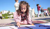 Minik ellerden Gazze'ye umut dolu fırça darbeleri