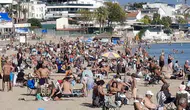 Takvimler sonbaharı gösterse de Didim'de yaz bitmek bilmiyor