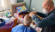 Efeler'de kimsesizlerin kimsesi oldular: Kapıdan giren şefkat hayatları değiştiriyor