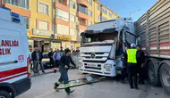 Ankara-Konya yolunda dehşet anları: Tırın içinde sıkışan sürücü için zamanla yarışıldı