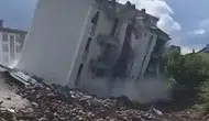 Elazığ'da korkutan yıkım: İş makinesinin tek hamlesi yetti