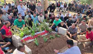 Kardeşini yalnız bırakmadı: Tatil dönüşü batan gemide hayatını kaybeden iki çocuk yan yana toprağa verildi