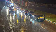 Erzincan'da sağanak kabusu: Beş araç birbirine girdi