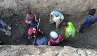 Arsuz'da korku dolu anlar: Altyapı kazısında toprak altında kaldı