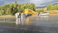 Malatya'da korkunç kaza: Tır ile hafif ticari araç çarpıştı, 2 yaşındaki bebek dahil 4 kişi yaralandı