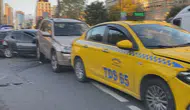 Barbaros Bulvarı'nda akşam trafiğini felç eden zincirleme kaza: 5 araç birbirine girdi