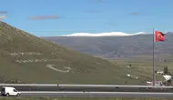 Ardahan'da mevsim geçişi: Zirveler beyaz örtüyle tanıştı