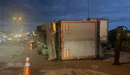 Pendik TEM Otoyolu üzerinde tır kazası trafiği kilitledi
