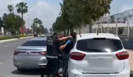Mersin polisi şüpheli aracı durdurdu 24 kilo esrar yakaladı