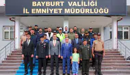 Bayburt Valisi nöbetteki güvenlik güçlerini ziyaret etti