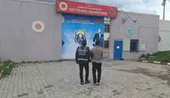 Kars polisinden aranan dolandırıcıya operasyon