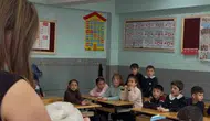 Ağrılı girişimciden çocuklara bayram öncesi ayakkabı ve pizza sürprizi