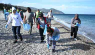 Çıralı sahiline vuran plastik atıklar için temizlik seferberliği yapıldı