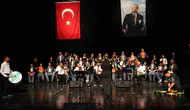 Bizim Ev sakinleri sahne ışıklarıyla engelleri aştı