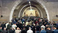 Kayserililer bayram namazı için camilere akın etti