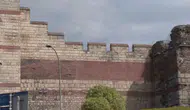 Edirnekapı surlarında şüpheli ikiliye polis müdahalesi