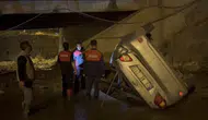Osmaniye’de otomobil su kanalına düştü 3 yaralı