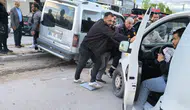 Van Gevaş'ta iki kamyonet çarpıştı 3 kişi hastanelik oldu