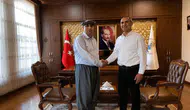 Silifke Kaymakamı şalvarı giydi sahaya indi