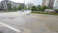 Rize’de şiddetli yağmur hayatı felç etti