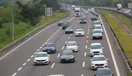Tatilciler yollara döküldü Bolu geçişinde trafik kilitlendi