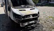 Siirt Yeni Mahalle’de park halindeki kamyonet küle döndü