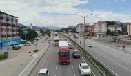 Kurban Bayramı tatili için yola çıkanlar trafiği kilitledi