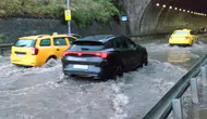 Maltepe D-100 yan yolda su baskını trafiği felç etti