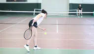 Bursa'da gençler 19 Mayıs için tenis kortunda buluştu