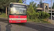 Diyarbakır'da otobüs kazası Yolcular büyük korku yaşadı