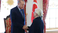 Erdoğan Dolmabahçe’de Menderes’in ailesiyle bir araya geldi