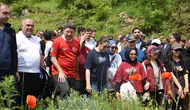 Bartınlı gençler efsanevi şelalede doğa yürüyüşüne çıktı