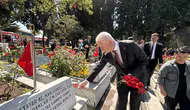 İstanbul bayrama şehitlik ziyaretiyle başladı