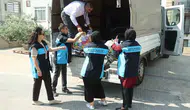 Bodrumlu çocuklar bayramı yeni oyuncaklarıyla karşılıyor