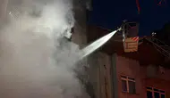 Şişli'de park halindeki motosiklet alev alınca bina yangın tehlikesi atlattı