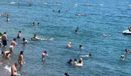 Bodrum plajları bayramın ilk gününde doldu taştı