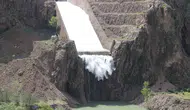 Kılıçkaya Barajı taştı kapaklar açıldı