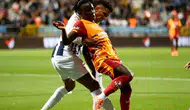Galatasarayda genç yetenek Renato Nhaga maçı yarıda bıraktı