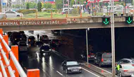 Diyarbakır'da aniden bastıran yağış trafiği kilitledi